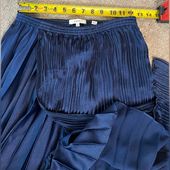 Vince Navy Asymmetrical Pleated Midi Skirt Size XS - Picture 8 of 9
